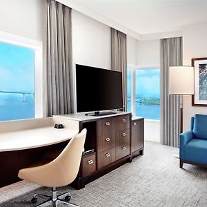 Premium Corner Queen Room Two Queen Beds