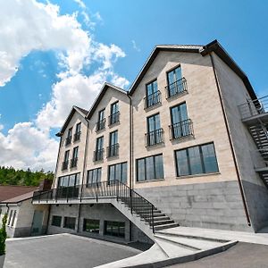 Stonehenge Hotel & Restaurant